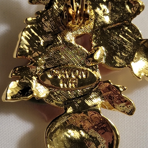 Avon KC Vintage Pink Roses Goldtone Vase Brooch - Picture 6 of 7